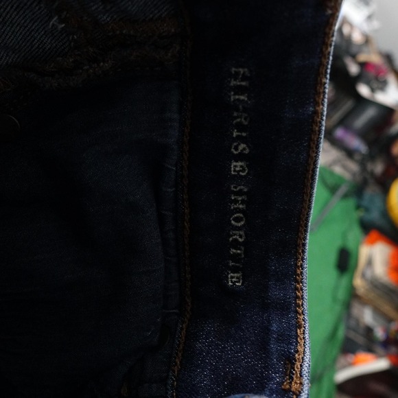 AMERICAN EAGLE NEXT LEVEL STRETCH X HI-RISE SHORTIE CUT OFF DENIM JEAN SHORTS 4 - Picture 6 of 8
